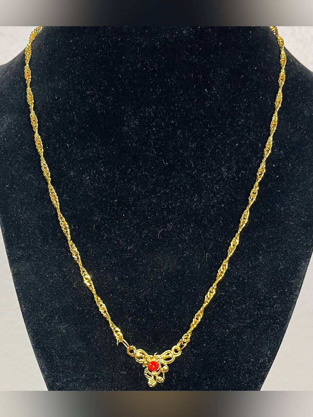 Vintage Gold-Tone Rope Chain Necklace with Red Gem Pendant